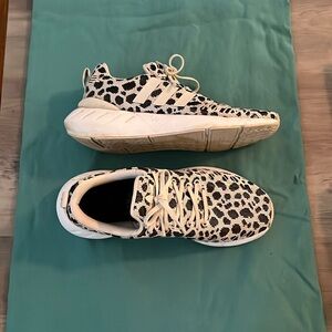 Women’s adidas sneakers size 8